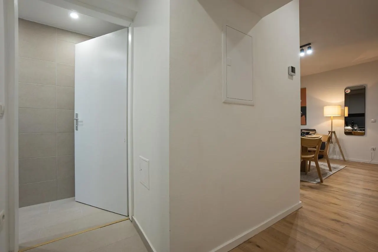1Br Apartment With A Queen-Size Bed And Terrace - Contactless 24H Check-In Vienna
